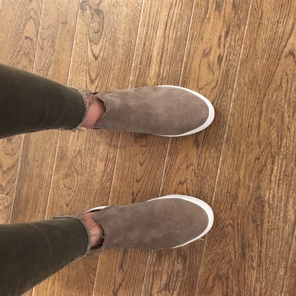 NEW Tate Sneaker Taupe - Picture 4 of 7